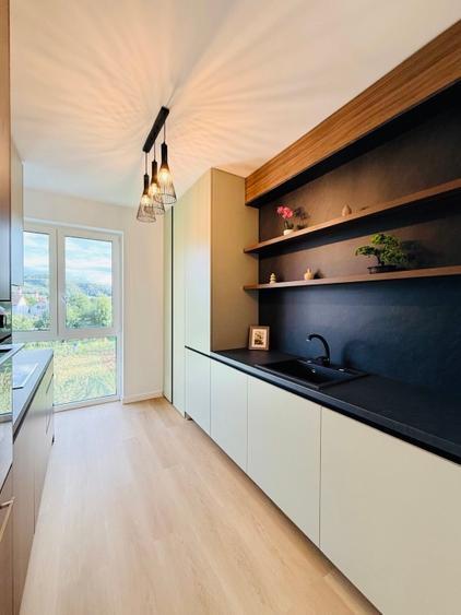 Apartament cu 3 camere semidecomandat în Florești