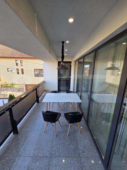 Apartament cu 3 camere decomandat, mobilat în Central