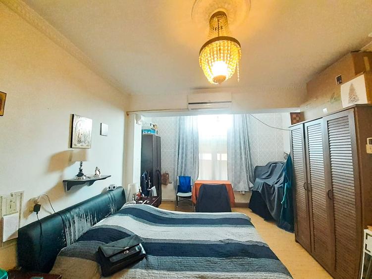 Casă cu 6 camere cu Teren 155 Mp în Tătărași