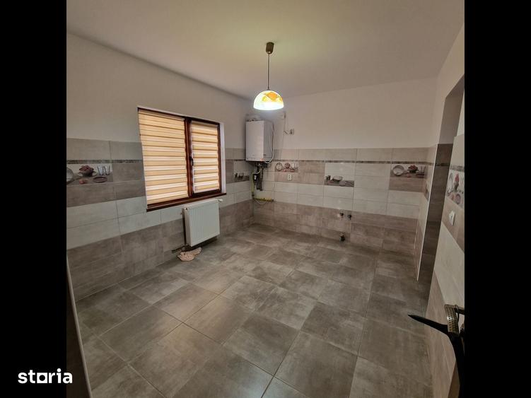 Casă cu 6 camere cu Teren 2676 Mp în Central