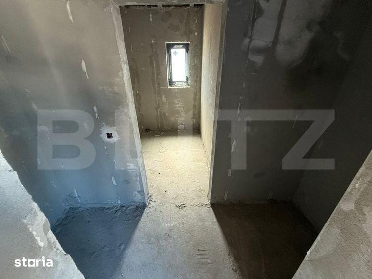 Casă cu 5 camere cu Teren 389 Mp în Cârcea