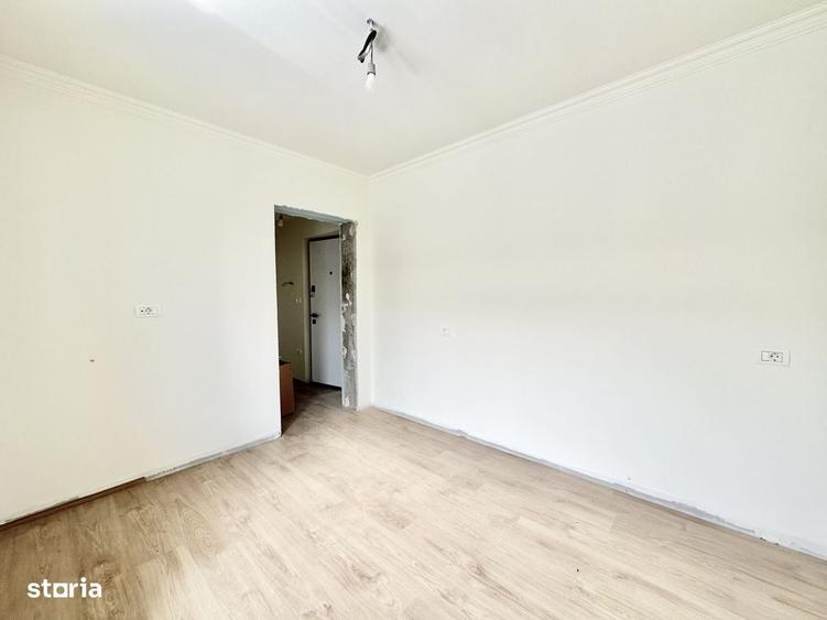 Apartament cu 3 camere decomandat în Neptun