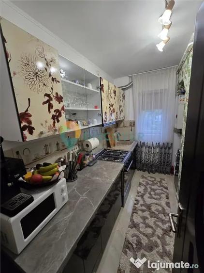 Apartament cu 3 camere semidecomandat în Metalurgie