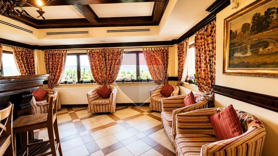 Hotel/Pensiune, de 1,200 mp, în Peștera
