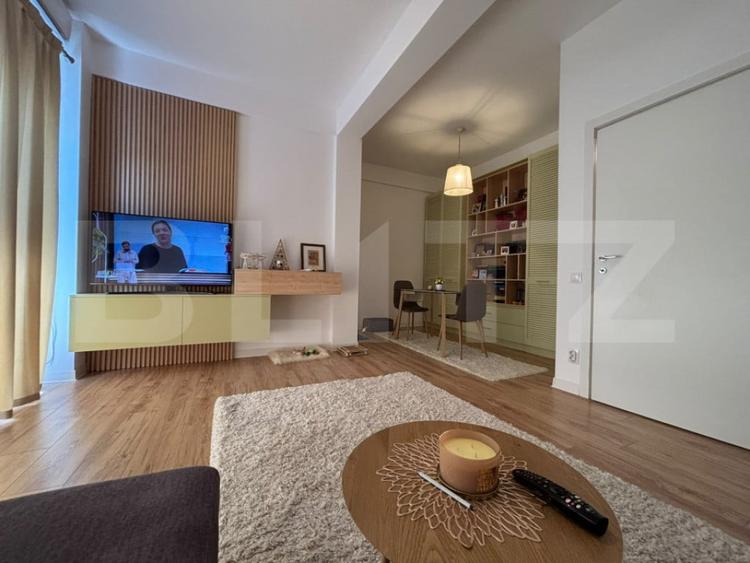 Apartament cu 3 camere decomandat în Periferie