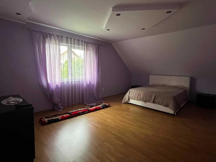 Casă cu 4 camere în Central