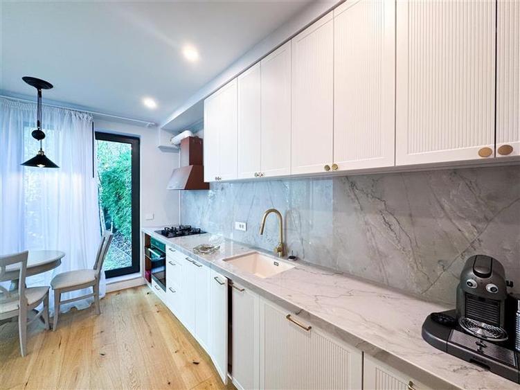 Apartament cu 3 camere decomandat, mobilat în Grădina Icoanei
