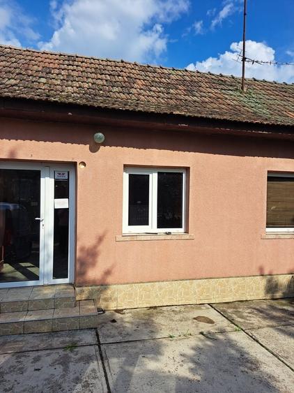 Casă cu 2 camere în Central