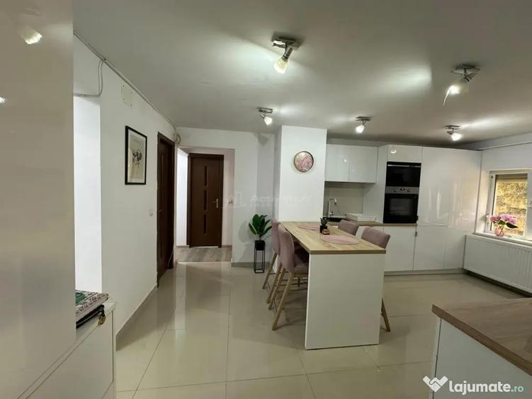 Apartament cu 3 camere decomandat, mobilat în Central