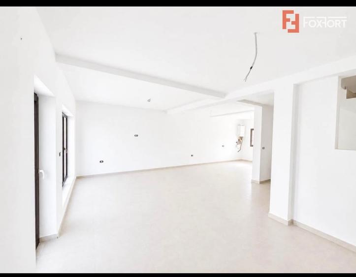Duplex cu 5 camere cu Canalizare în Moșnița Nouă