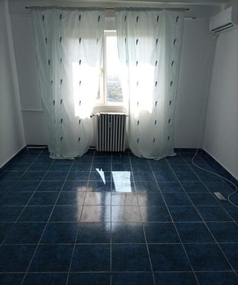Garsonieră semidecomandată în Far