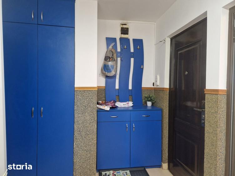 Apartament cu 3 camere decomandat în Peneș Curcanul