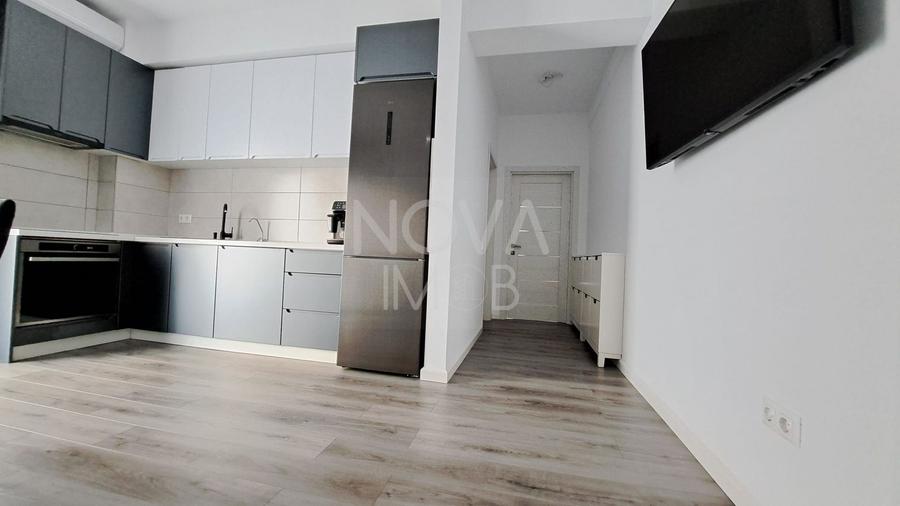 Apartament cu 3 camere semidecomandat, mobilat în Mihai Viteazul