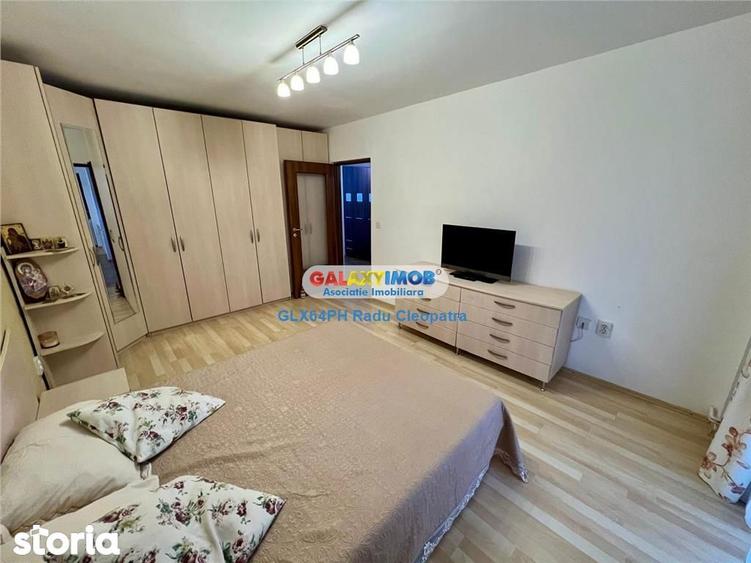 Apartament cu 3 camere, mobilat în Malu Roșu
