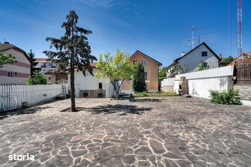 Casă cu Teren 710 Mp în Central