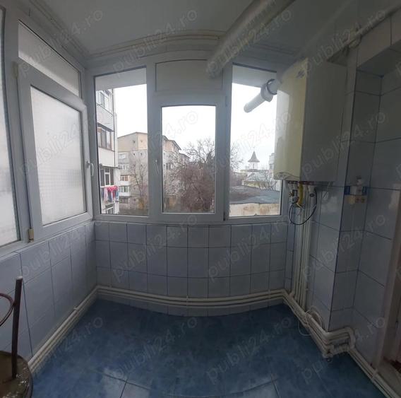 Apartament cu 3 camere decomandat în Micro 21