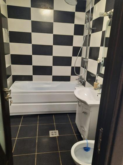 Apartament 2 camere de vanzare + parcare subterana - Floresti, zona Av - 1
