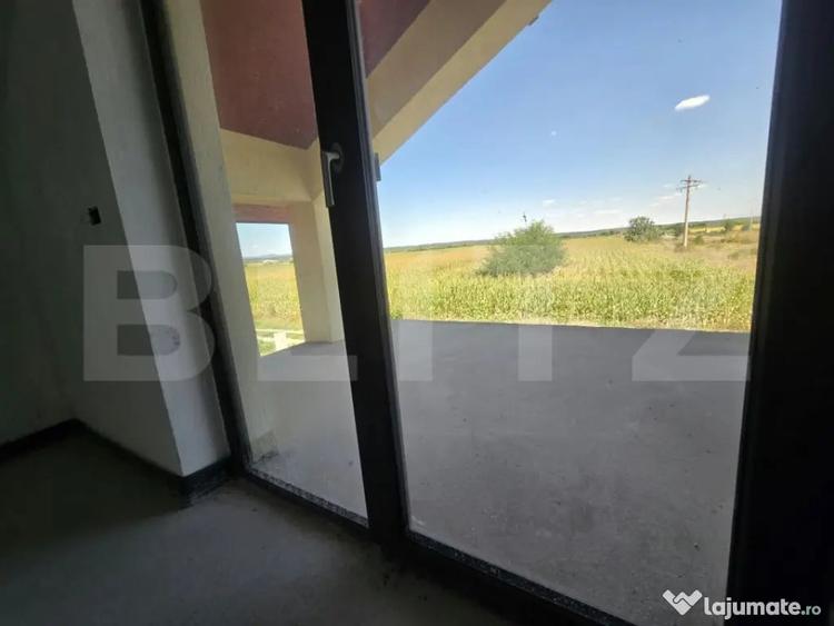 Casă cu 5 camere cu Teren 550 Mp în Săcueni
