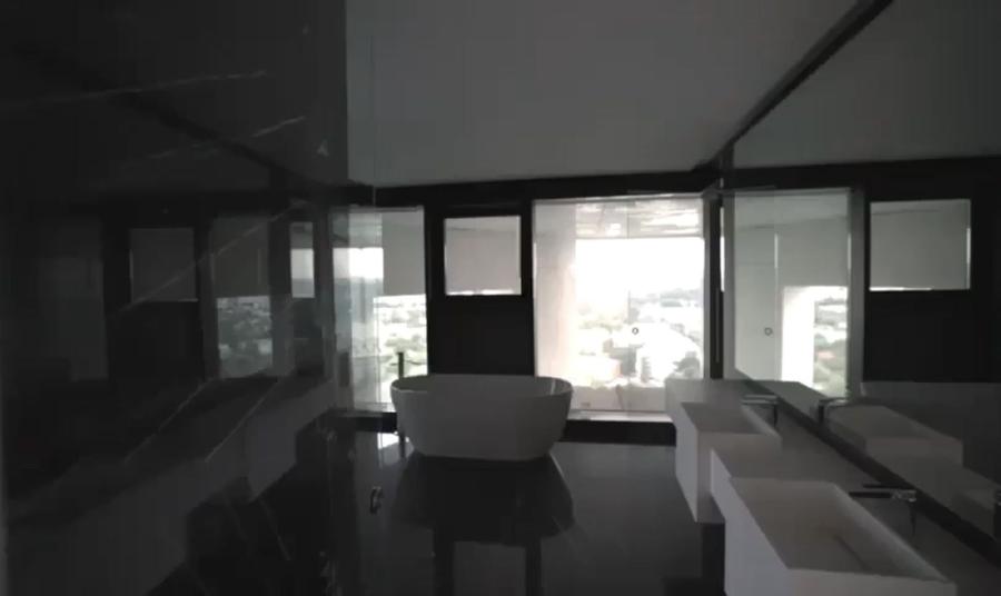 Penthouse cu 5 camere decomandat în Barbu Văcărescu