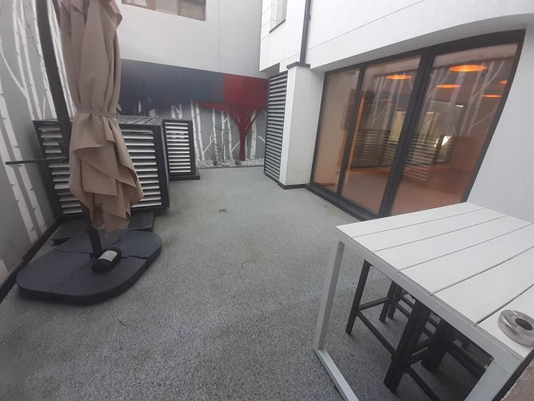 Spațiu comercial, de 200 mp, în Central