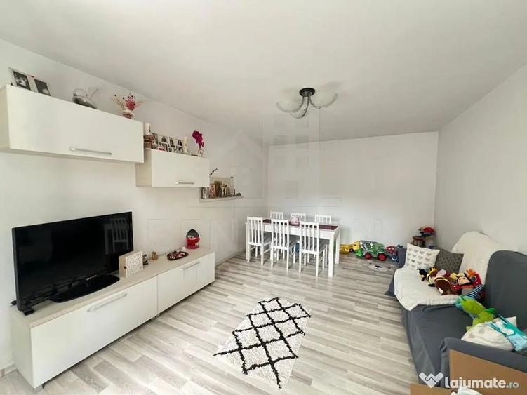 Casă cu 8 camere cu Teren 1100 Mp în Central