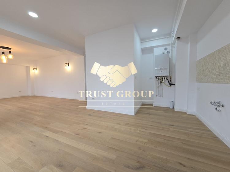 Apartament cu 3 camere decomandat în Polonă