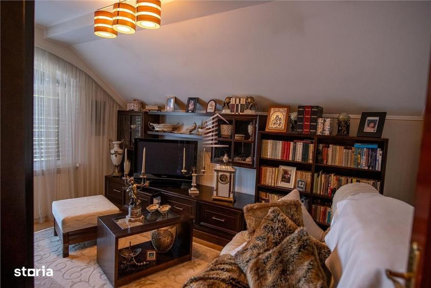 Casă cu 4 camere cu Teren 1229 Mp în Sânmartin