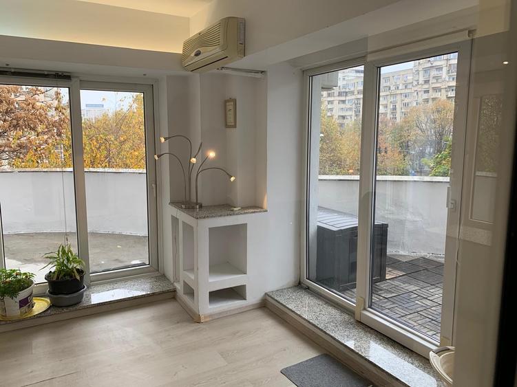 Apartament cu 3 camere decomandat în Unirii