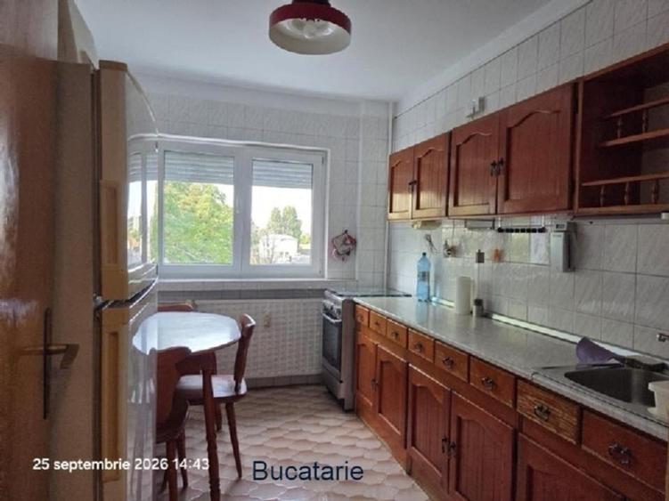 Apartament cu 4 camere decomandat, mobilat în Eroii Revoluției