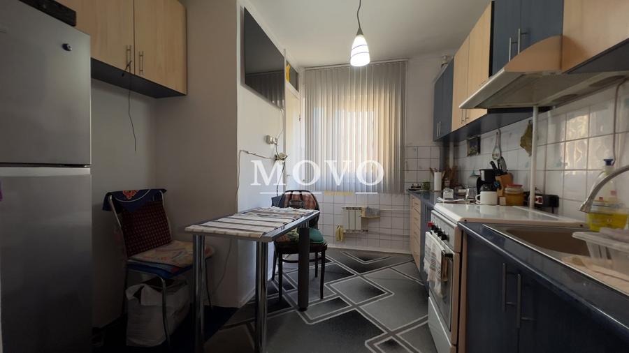 Apartament cu 3 camere semidecomandat, mobilat în Soarelui