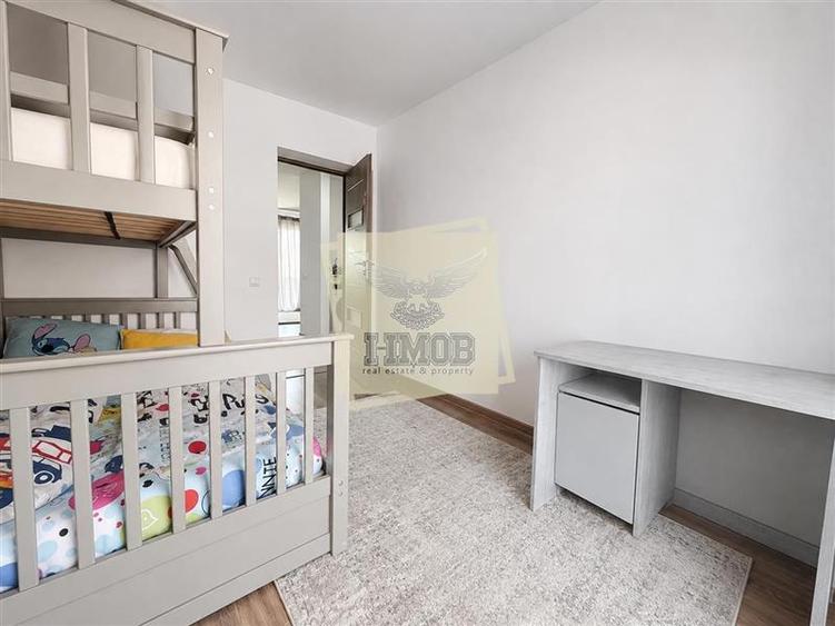 Apartament cu 3 camere decomandat, mobilat în Exterior Sud