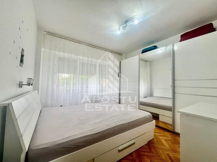 Apartament cu 3 camere decomandat, mobilat în Aurel Vlaicu