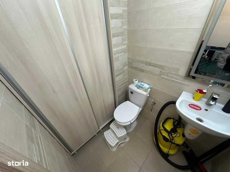 Apartament cu 3 camere semidecomandat în Dobroești