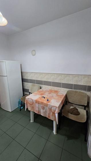 Garsonieră decomandată, mobilată în Titan