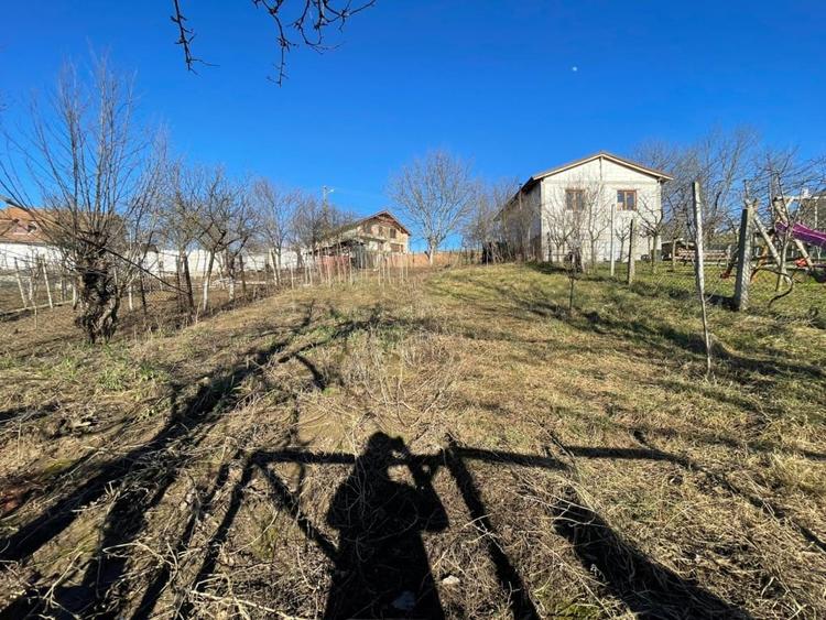 Casă individuală cu 4 camere cu Canalizare în Șeușa
