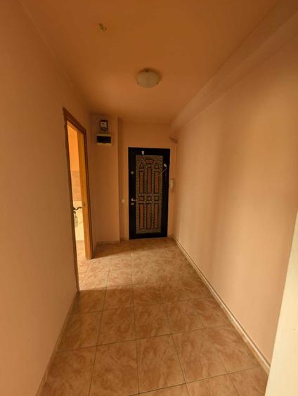 Apartament cu 3 camere semidecomandat în Gorjului