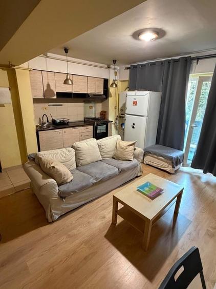 Apartament cu 3 camere decomandat, mobilat în Mogoșoaia