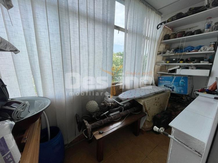 Apartament cu 3 camere semidecomandat, mobilat în Militari