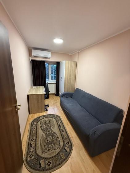 Apartament cu 3 camere decomandat în Exterior Vest