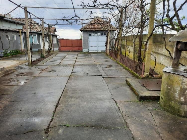 Casă cu 5 camere în Tulca