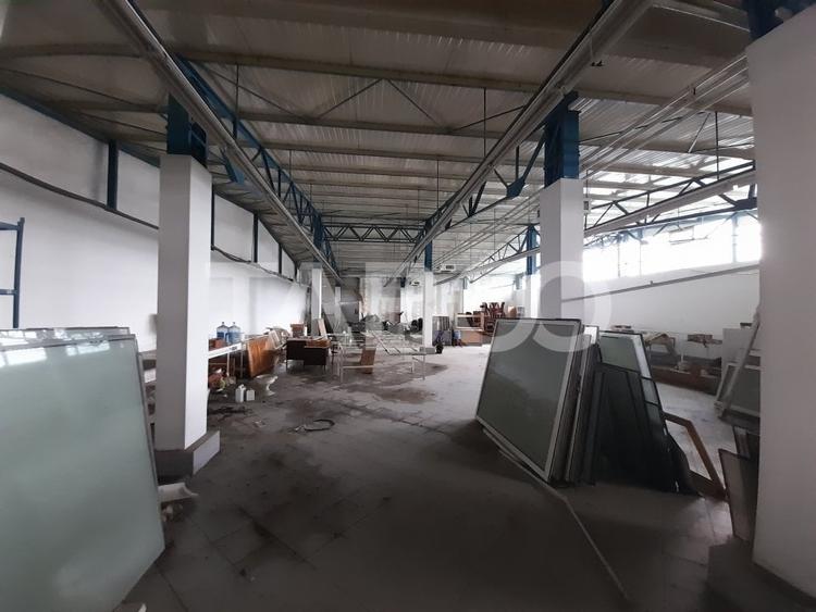 Spațiu comercial, de 2,300 mp, în Turnișor