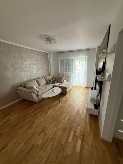 Apartament cu 2 camere semidecomandat, mobilat în Răcădău