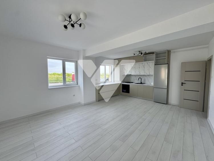 Apartament cu 3 camere decomandat în Periferie