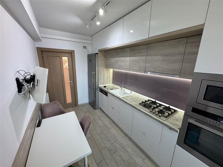 Apartament cu 2 camere decomandat în Central