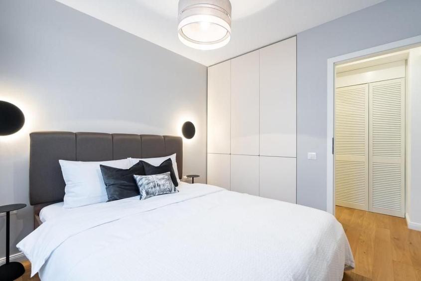 Apartament cu 2 camere semidecomandat, mobilat în Universitate