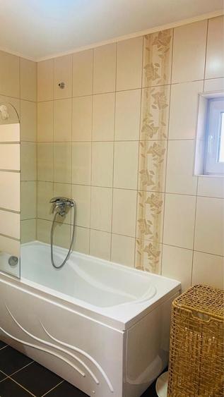 Apartament cu 3 camere decomandat în Lazaret