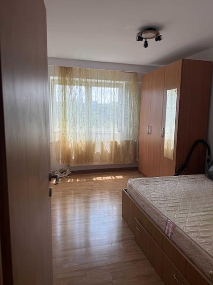 Apartament cu 2 camere decomandat în Drumul Taberei