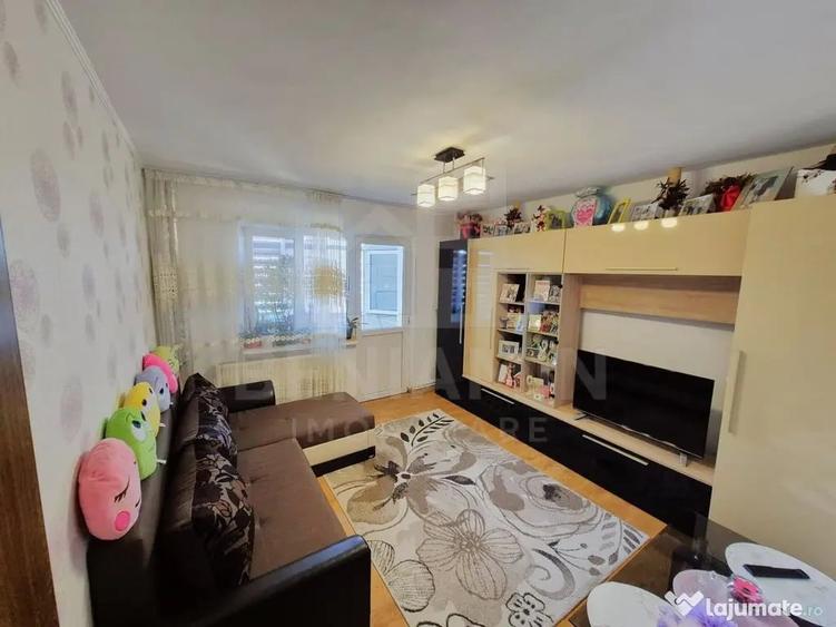 Apartament cu 2 camere semidecomandat în Craiovița Nouă