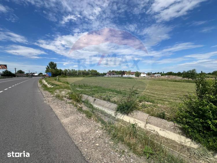 Teren de 3492 mp, în Garoafa