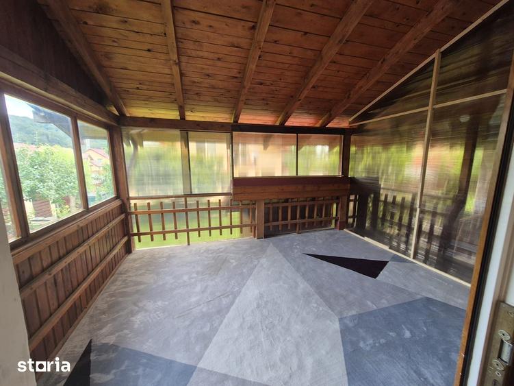 Casă cu 5 camere cu Teren 260 Mp în Bunloc